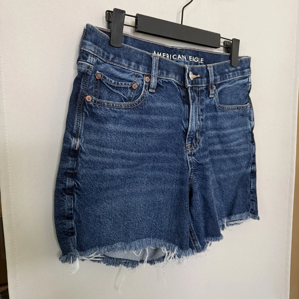 American Eagle Womens 4 Blue Medium Wash Mid Rise Cut Off Raw Hem Jean Shorts